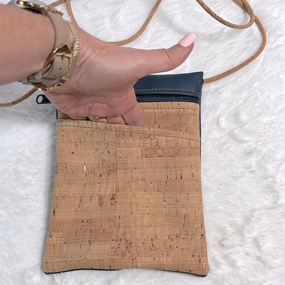 Natalie Therese Cork and Faux Navy Leather Crossbody NWT - Picture 2 of 8